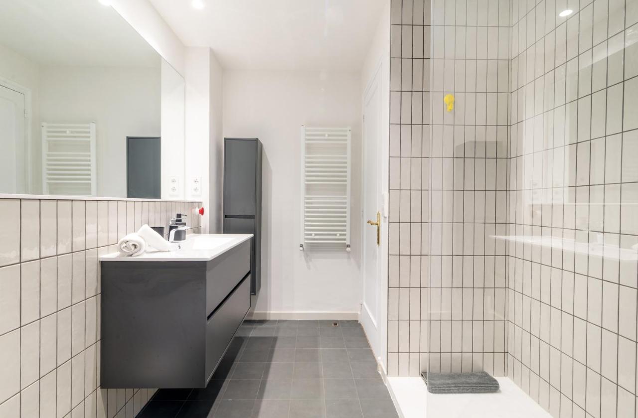 New Top Floor Apt With A Lot Of Light & Aircon Girona Esterno foto