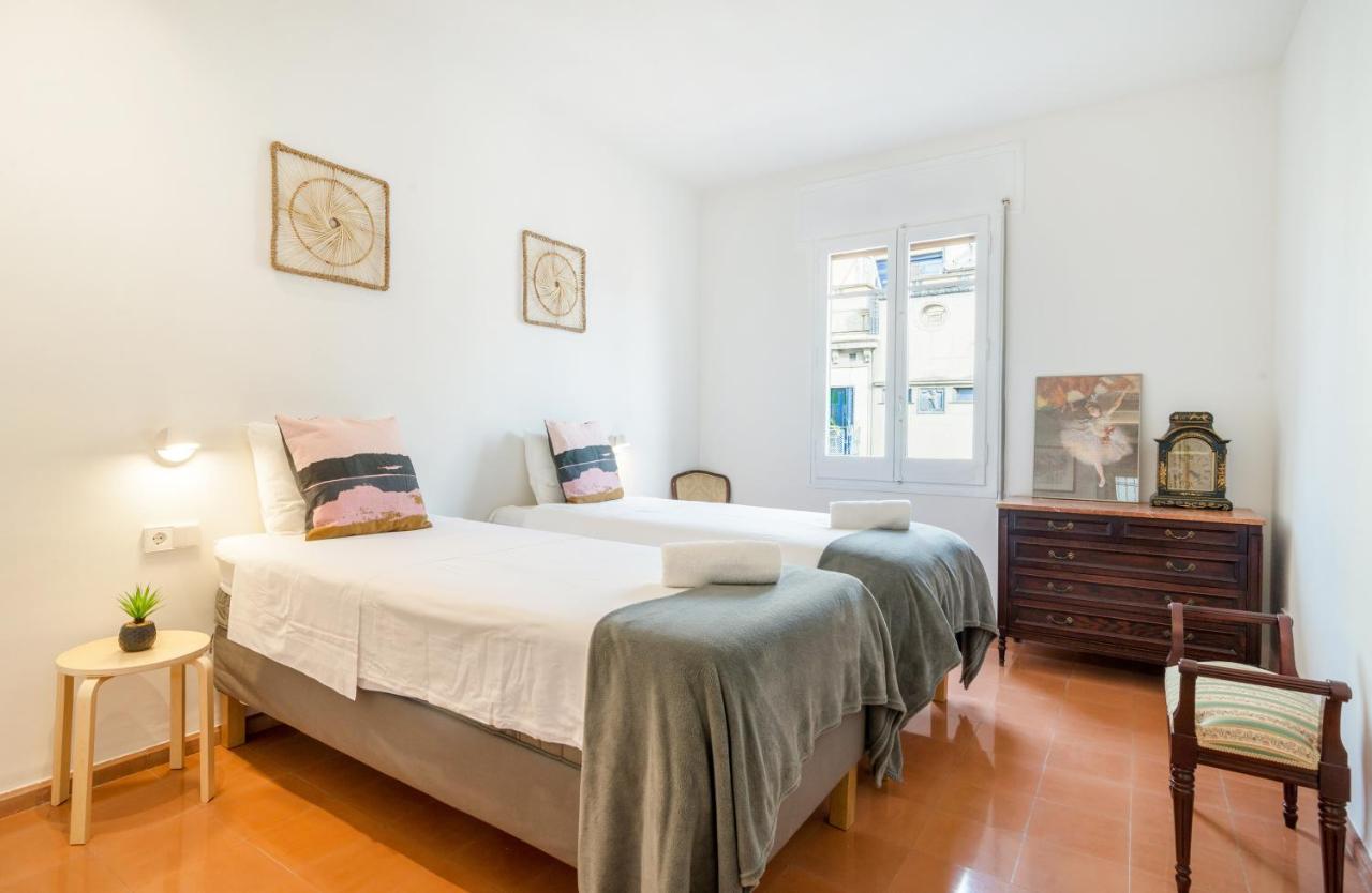 New Top Floor Apt With A Lot Of Light & Aircon Girona Esterno foto