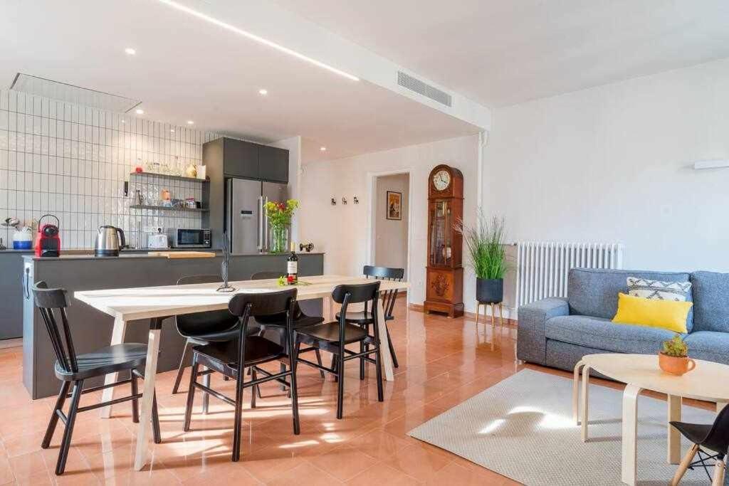 New Top Floor Apt With A Lot Of Light & Aircon Girona Esterno foto
