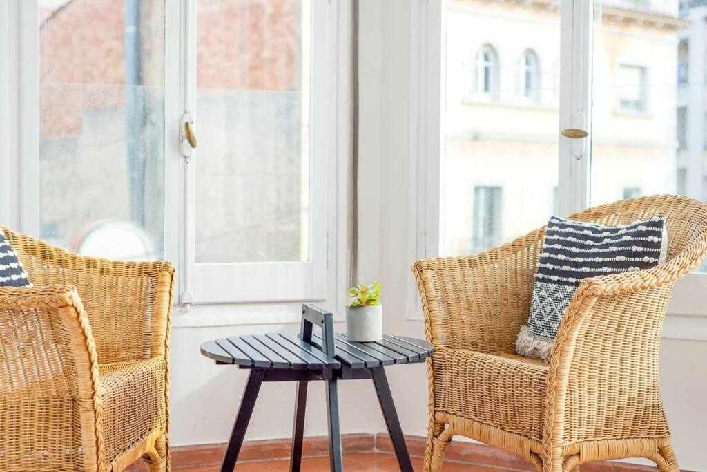 New Top Floor Apt With A Lot Of Light & Aircon Girona Esterno foto