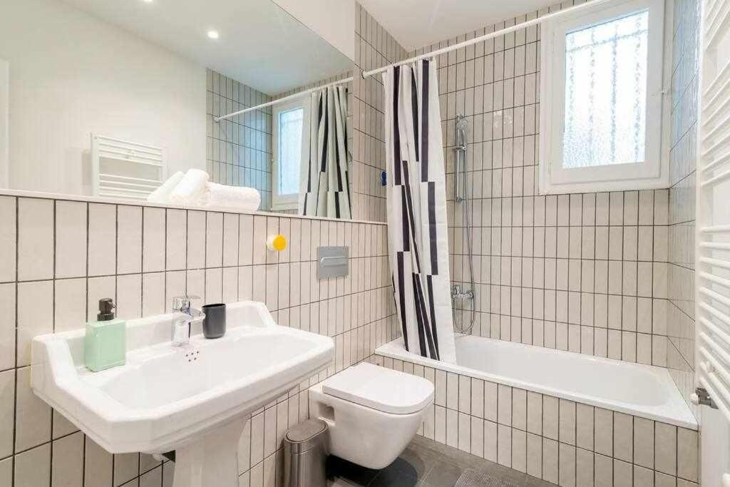 New Top Floor Apt With A Lot Of Light & Aircon Girona Esterno foto