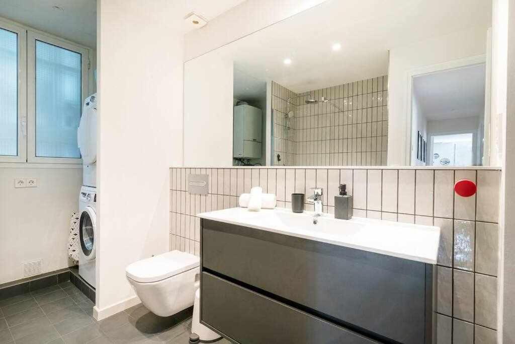 New Top Floor Apt With A Lot Of Light & Aircon Girona Esterno foto